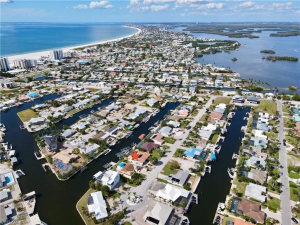 Fairview Isles, 22 Palmview Blvd, Fort Myers Beach, Florida 33931, image 1