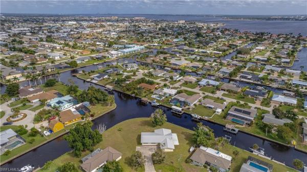 Yacht Club, 5213 Versailles Ct, Cape Coral, Florida 33904, image 1
