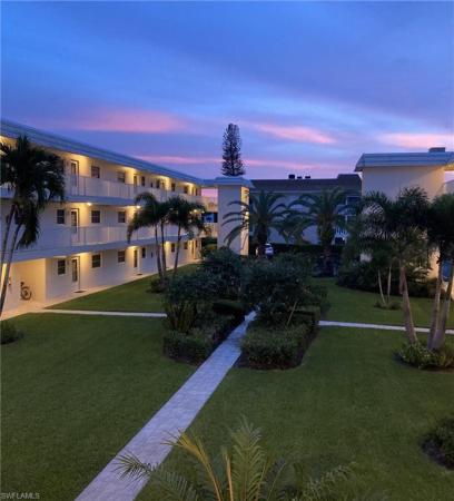 Riviera Club At The Moorings, 3150 Binnacle Dr #312, Naples, Florida 34103, image 1