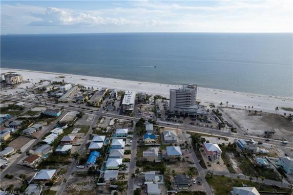 Fort Myers Beach No HOA, 137 Pearl St, Fort Myers Beach, Florida 33931, image 2
