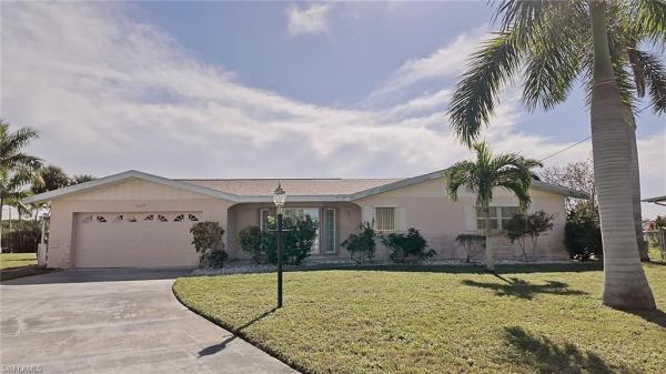Lochmoor Waterway Estates, 1679 Lakeside Ter, North Fort Myers, Florida 33903, image 1
