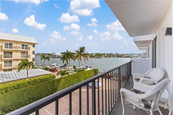 Bordeaux Club, 2900 N Gulf Shore Blvd #303, Naples, Florida 34103, image 1