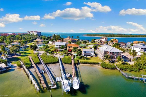 Isles Of Capri, 82 Dolphin Cir, Naples, Florida 34113, image 1