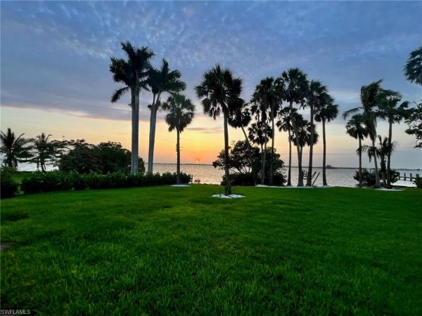 Coral Park, 120 Riverview Rd, Fort Myers, Florida 33905, image 2