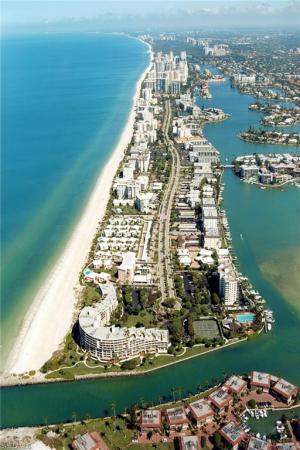 Spindrift Club, 2600 N Gulf Shore Blvd #15, Naples, Florida 34103, image 1