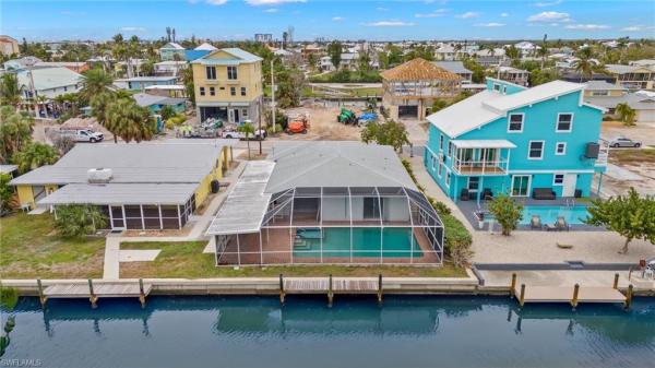 Santini Cross, 180 Curlew St, Fort Myers Beach, Florida 33931, image 1