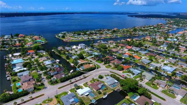 Cape Coral, 5607 Coronado Ct, Cape Coral, Florida 33904, image 1