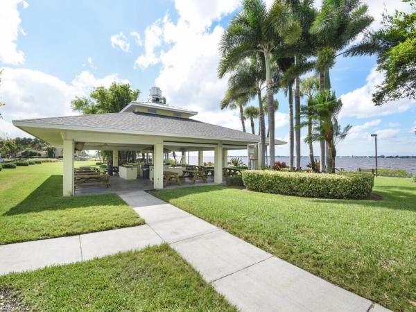 Trawler Village, 4586 Trawler Ct #403, Fort Myers, Florida 33919, image 1