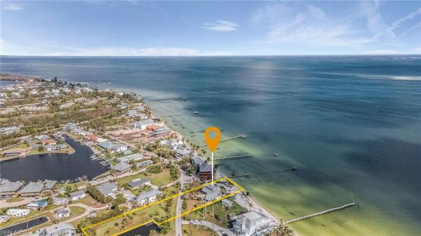 Kreamers, 7688 Bocilla Ln, Bokeelia, Florida 33922, image 1