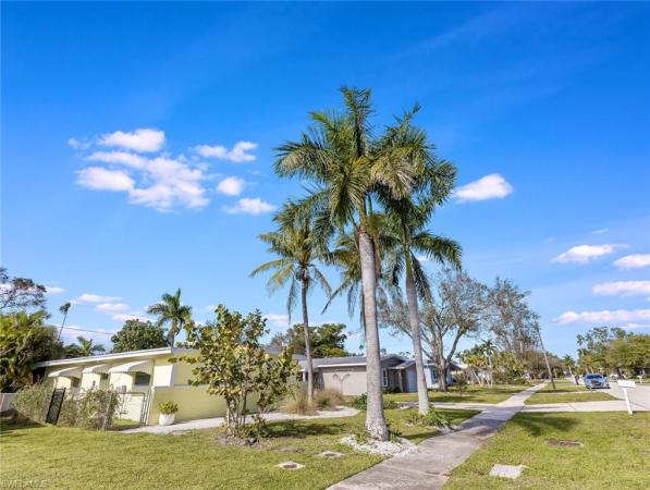 Palmlee Park, 3838 La Palma St, Fort Myers, Florida 33901, image 1