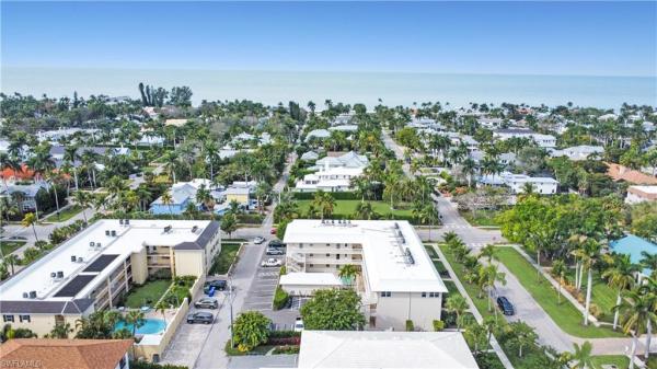 Town Manor At Olde Naples, 1021 S 3rd St #304, Naples, Florida 34102, image 2