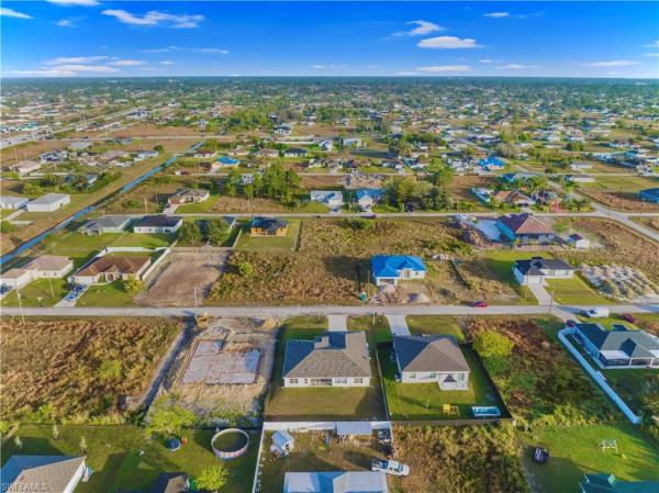 Lehigh Acres Residential, 4211 SW 27th St, Lehigh Acres, Florida 33976, image 1