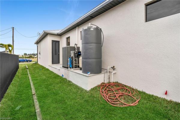 Cape Coral, 1512 41st Pl, Cape Coral, Florida 33993, image 1