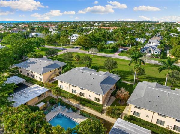Villa Versailles At Olde Naples, 726 S Broad Ave, Naples, Florida 34102, image 1