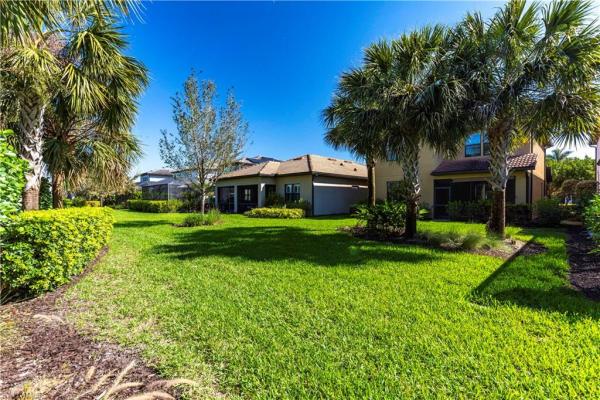 Avery Square, 7159 Wilton Dr, Naples, Florida 34109, image 1