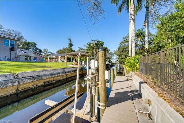 York Manor, 1266 Gasparilla Dr, Fort Myers, Florida 33901, image 1