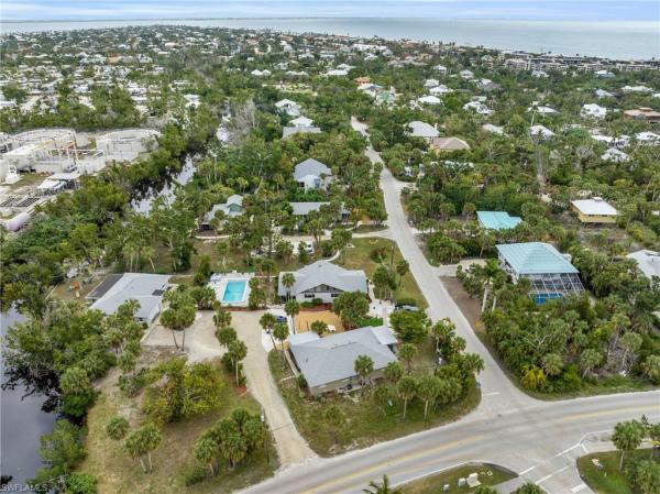 Sanibel Shores, 1220 Junonia St #B2, Sanibel, Florida 33957, image 1