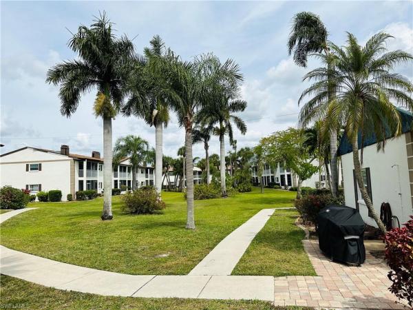 Foxmoor, 7055 New Post Dr #6, North Fort Myers, Florida 33917, image 1