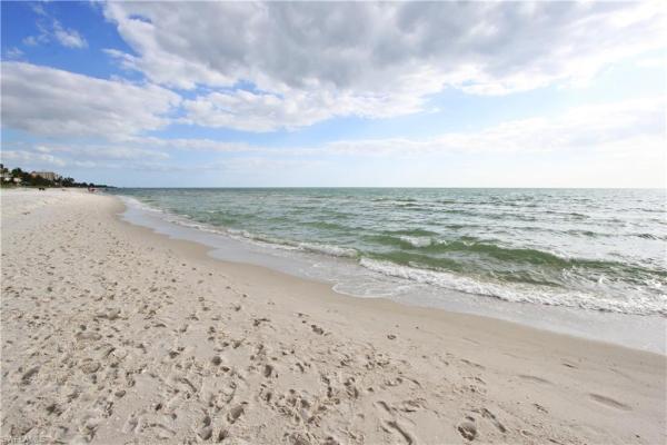 Somerset At The Moorings, 3101 Riviera Dr #A-101, Naples, Florida 34103, image 1