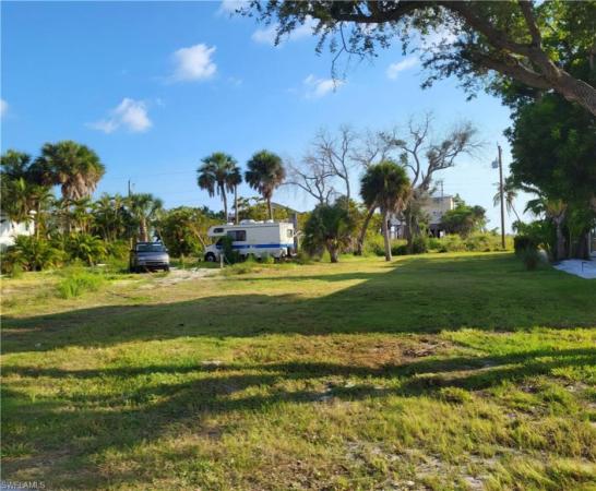 McPhie Park, 5840 Lauder St, Fort Myers Beach, Florida 33931, image 1