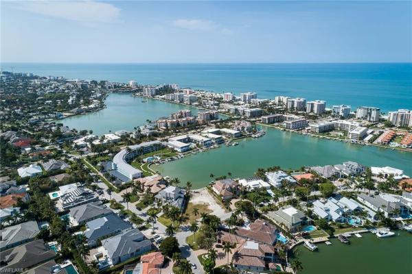 The Moorings, 262 Bay Pt, Naples, Florida 34103, image 1