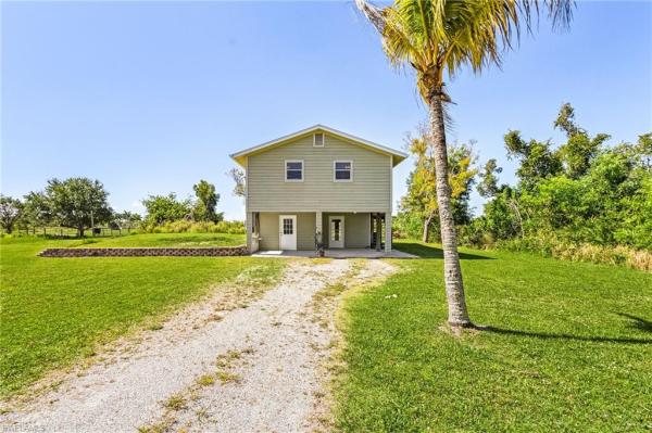 Kreamers Avocado, 5731 Sandal Ln, Bokeelia, Florida 33922, image 1