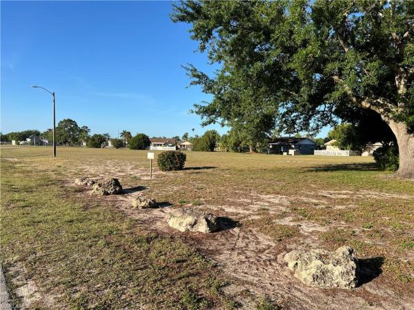 Laurelwood, 10739 Cocoatree Ct, Lehigh Acres, Florida 33936, image 1