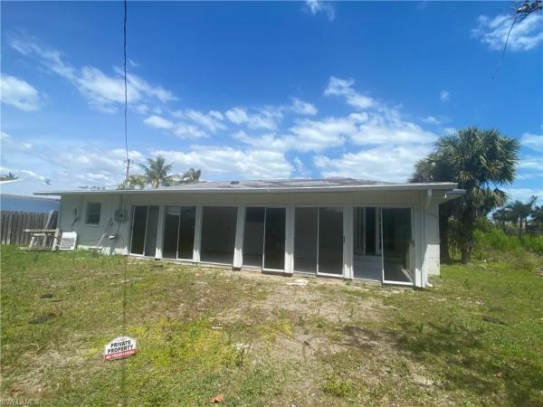 Sanibel Shores, 657 Cardium St, Sanibel, Florida 33957, image 1