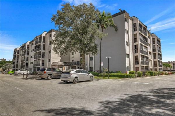 Centre Court, 2121 Collier Ave #215, Fort Myers, Florida 33901, image 1