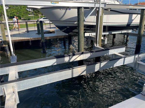 4450 N Gulf Shore Blvd, Naples, Florida 34103, image 1