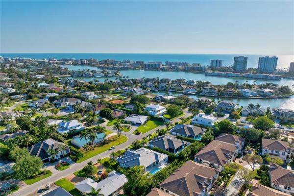 Park Shore, 635 Parkview Ln, Naples, Florida 34103, image 1