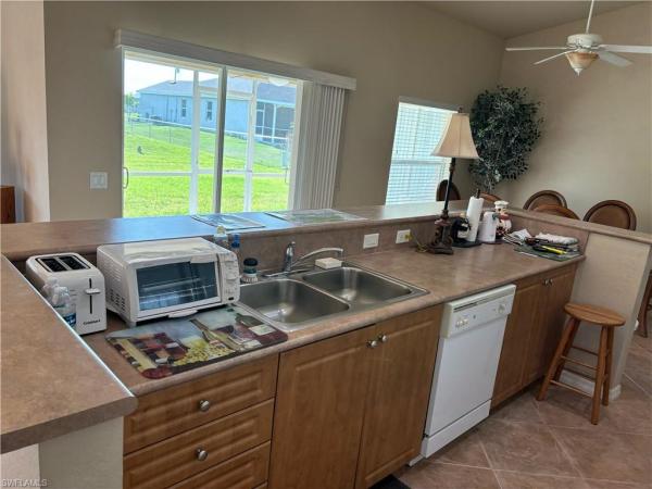 Cape Coral, 402 29th Pl, Cape Coral, Florida 33991, image 1