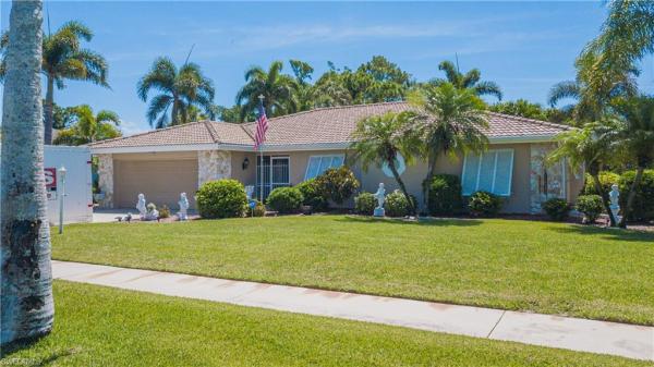 Lochmoor, 4130 Prestwick Ct, North Fort Myers, Florida 33903, image 1