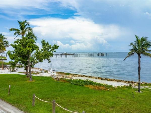 Kreamers, 8283 Main St, Bokeelia, Florida 33922, image 1