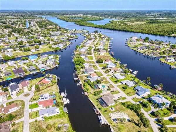 Fort Myers Shores, 13425 Marquette Blvd, Fort Myers, Florida 33905, image 1