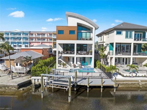 Crescent Park, 250 Crescent St, Fort Myers Beach, Florida 33931, image 2