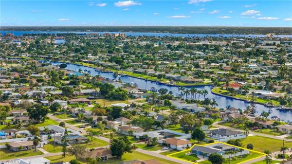 Cape Coral, 702 42nd Ln, Cape Coral, Florida 33904, image 1