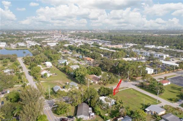 Naples No HOA, 1915 Shadowlawn Dr, Naples, Florida 34112, image 1