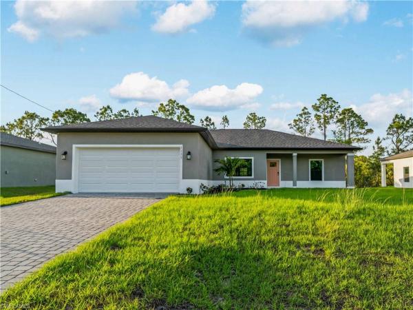 Bonita Springs Residential, 1131 E Augusta St, Bonita Springs, Florida 33974, image 1