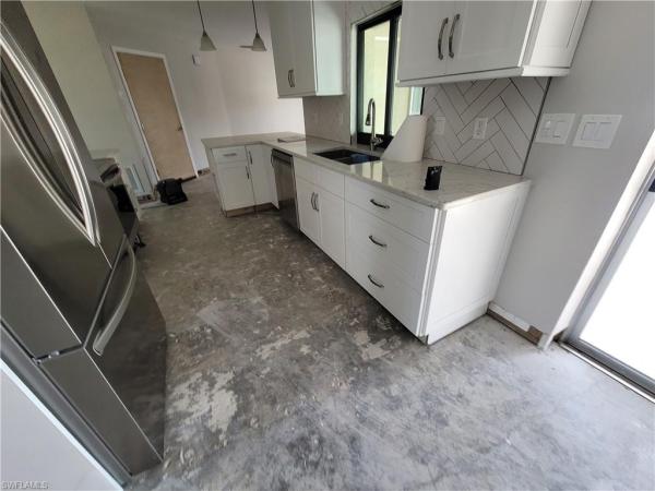 Island Park Woodlands, 6055 Perthshire Ln, Fort Myers, Florida 33908, image 1