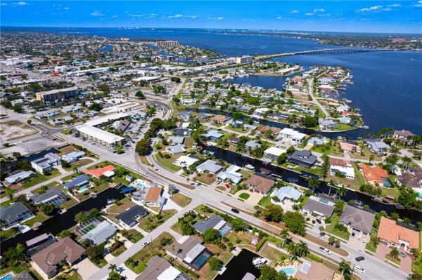 Cape Coral, 1461 Venetian Ct, Cape Coral, Florida 33904, image 1