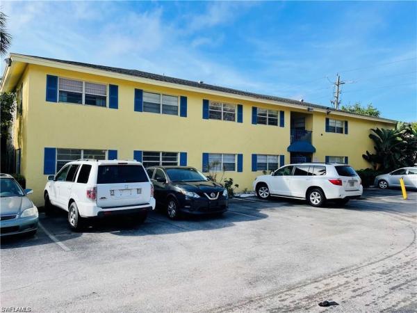 Korwin Apartments, 4290 Gulfstream Dr #19, Naples, Florida 34112, image 1