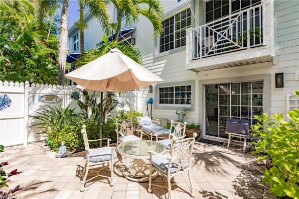 Mara Villa At Olde Naples, 996 S 8th Ave #203, Naples, Florida 34102, image 1