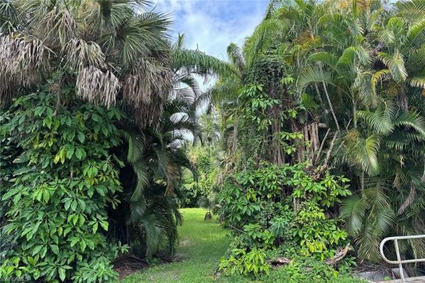 Heitmans, 10010 Kentucky St, Bonita Springs, Florida 34135, image 1