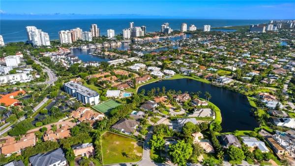 Park Shore, 4103 Willowhead Way, Naples, Florida 34103, image 1