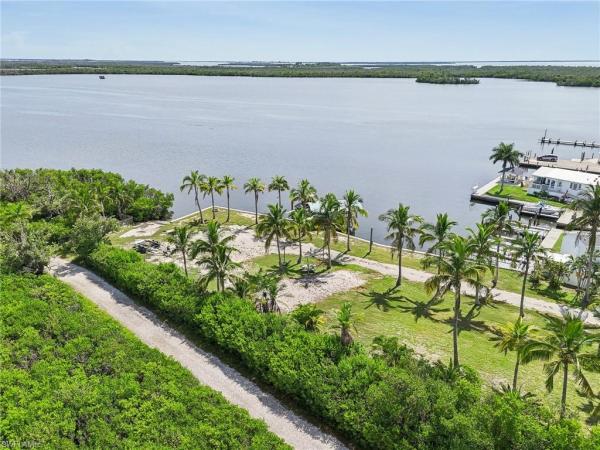 Kreamers, 8335 Main St, Bokeelia, Florida 33922, image 2