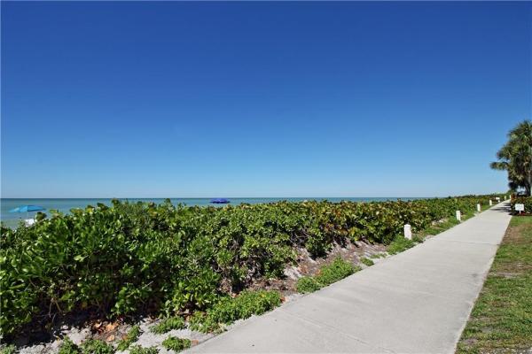 Hidden Lake Villas At Park Shore, 788 Park Shore Dr #F20, Naples, Florida 34103, image 2