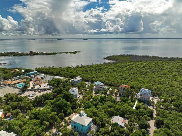 Castaway Key, 4430 Smugglers Dr, Upper Captiva, Florida 33924, image 1