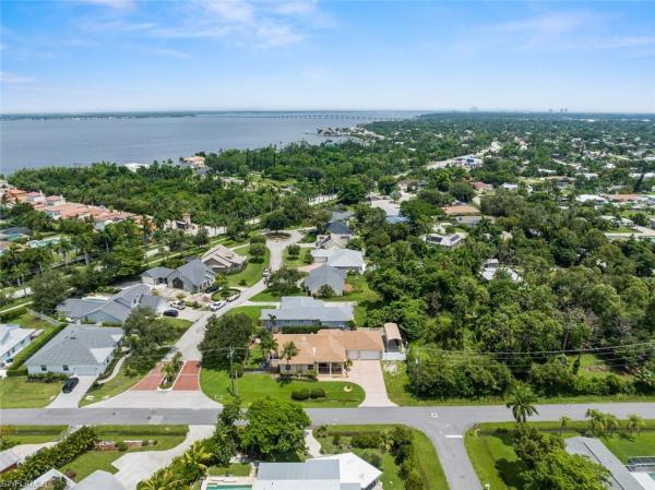 Kingsbridge, 921 E Shaddelee Ln, Fort Myers, Florida 33919, image 1