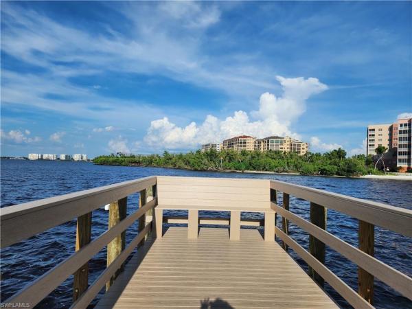 Robin's Roost, 11685 Pointe Circle Dr, Fort Myers, Florida 33908, image 1